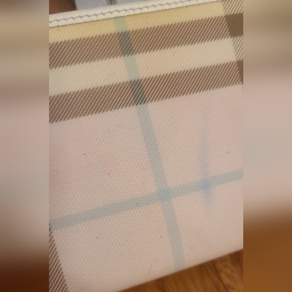 RARE Burberry Kiss Lock Bifold Wallet White Pink Plaid Vintage Authentic - Picture 3 of 8